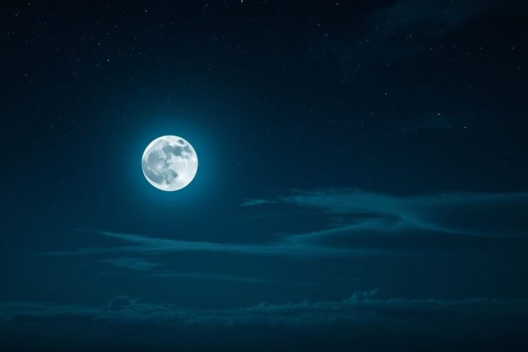 Céu noturno com a Lua e diversas estrelas brilhantes.