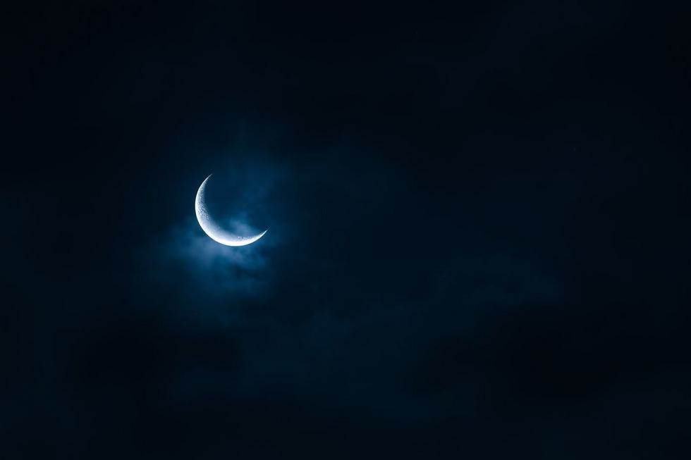 A Lua Nova e as Conexões Iniciais