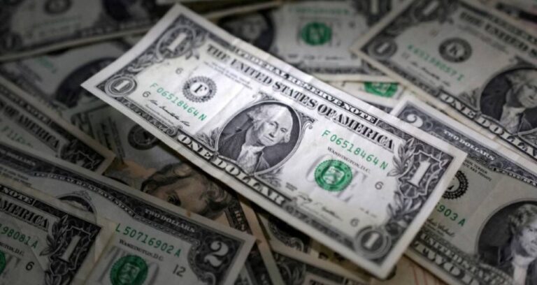 Dólar Dispara Acima de R$ 5,35: Política Monetária e Cenário Global Pressionam Real