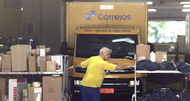 Correios Suspende Empréstimo Bilionário: Gigante dos Correios Interrompe Negociações de R$ 20 Bilhões com Bancos