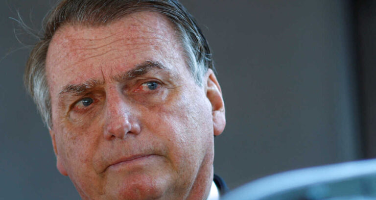 Saúde de Bolsonaro: Médicos avaliam procedimento intervencionista para soluços persistentes após cirurgia