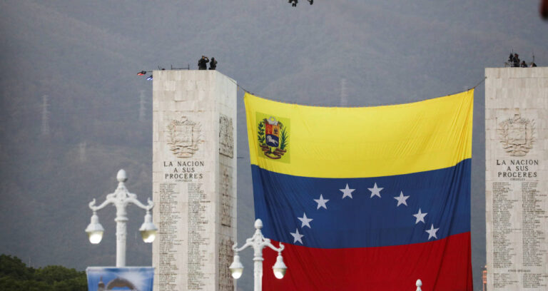 Governo Interino da Venezuela Declara União em Apoio a Maduro Após Captura nos EUA e Impacto Geopolítico Nas Bolsas Asiáticas