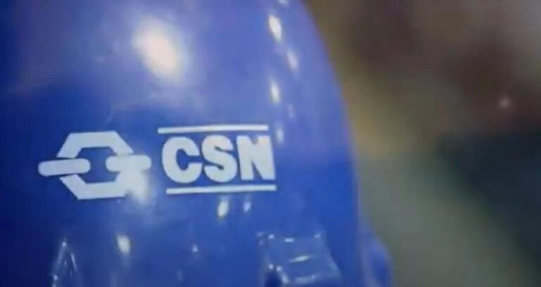 CSN (CSNA3): Fitch Rebaixa Rating para “BB-” com Perspectiva Negativa; Entenda o Impacto