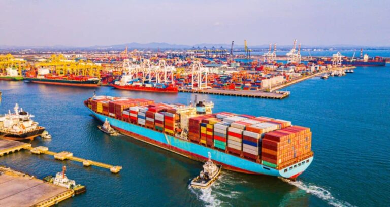Superávit Comercial do Brasil em Janeiro: Exportações Crescem e Importações Diminuem, Indicando Recuperação Econômica