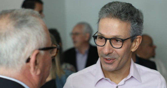 Zema critica reajuste salarial no Congresso após aumentar próprio salário e gerar polêmica