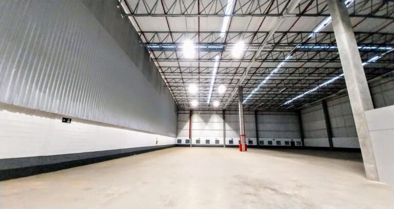 Fundo Imobiliário (FII) Conclui Aquisição de Galpão com Prêmio de R$ 0,05 por Cota: Veja Detalhes e Impacto nos Investidores