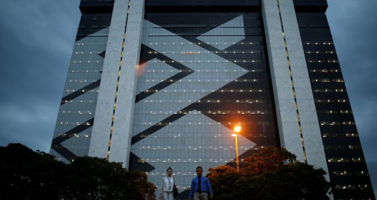 Banco do Brasil Dispara com Lucro Surpresa de R$ 5,7 Bilhões no 4T23; Veja Destaques da Bolsa