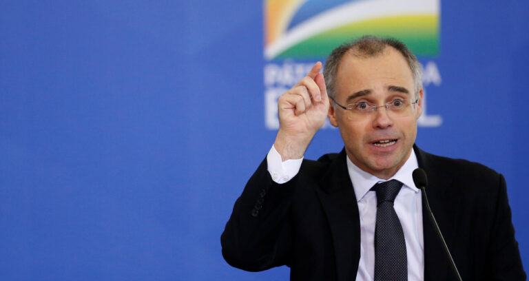 Caso Banco Master: Relatoria no STF passa para André Mendonça, ministro de perfil ‘duro’ e com histórico em casos de peso como o do INSS