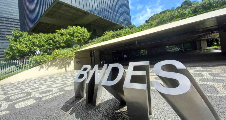 BNDES injeta R$ 7,5 bilhões para renegociar dívidas rurais e aliviar produtores afetados por eventos climáticos