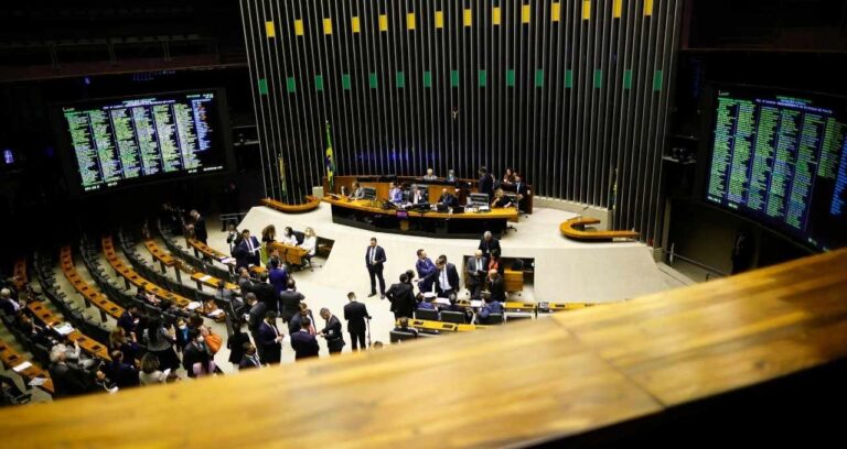 Câmara Aprova PL Antifacção e Imposto Zero para Apostas Esportivas; Crime Organizado Enfrenta Penas Mais Rígidas