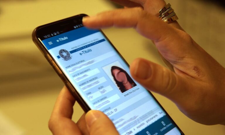 Não votou? Irregularidade eleitoral pode impedir passaporte e compra de imóveis no Brasil