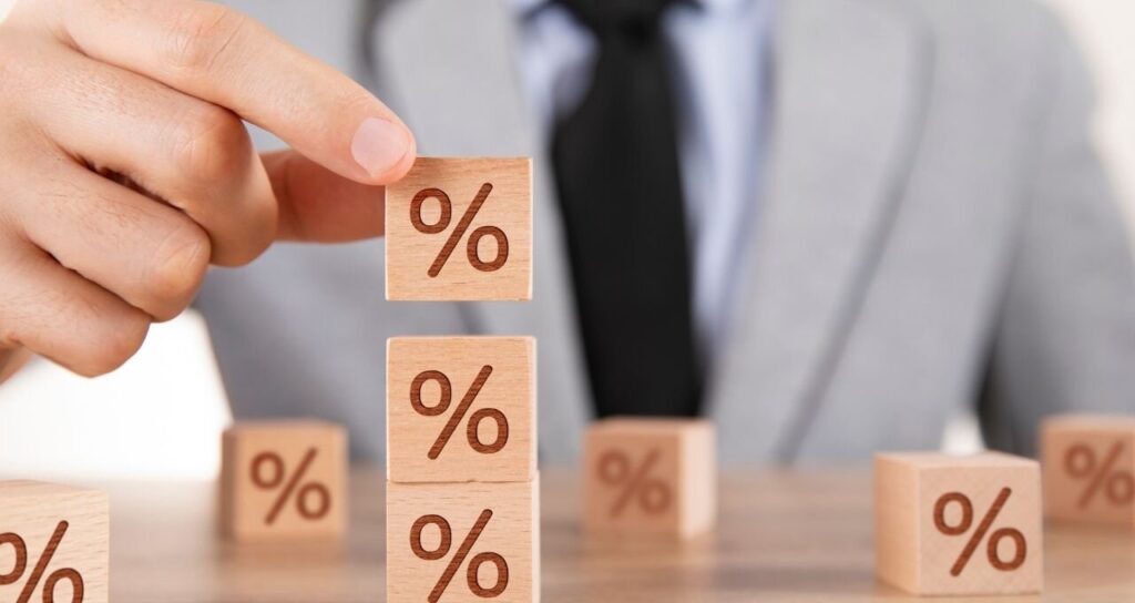 Selic em Março em Risco? Juros Disparam e Mercado Repensa Corte de 0,5 pp com Tensão no Oriente Médio