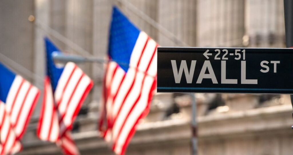 Wall Street em Baixa: Tensões no Irã e Payroll Fraco Impactam Mercados Globais; Ibovespa Cauteloso com Petrobras e Juros