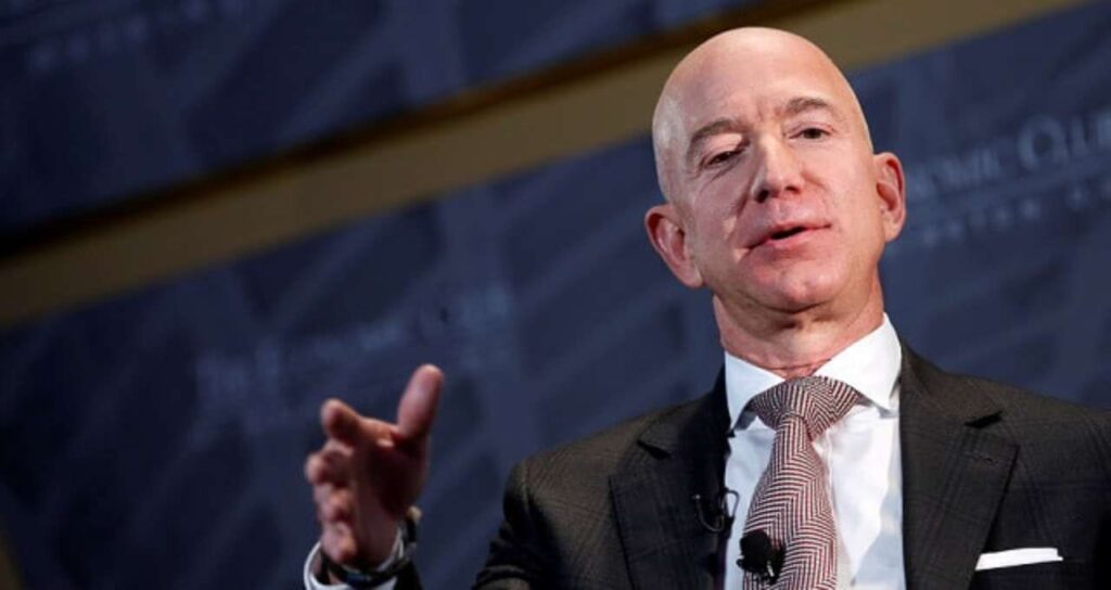 Jeff Bezos Revela O Segredo de Reuniões Perfeitas: Menos Pessoas, Mais Clareza e Foco