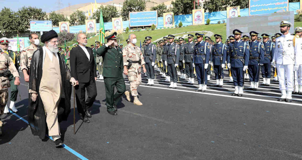 Sucessão de Khamenei: Filho Línea-Dura assume liderança do Irã e eleva preço do petróleo a US$ 106