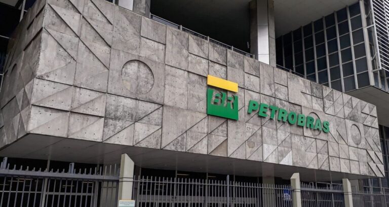 Petrobras (PETR4) Acelera Expansão Offshore: Compra de Ativos da Petronas por US$ 450 Milhões Impulsiona Produção em Águas Profundas