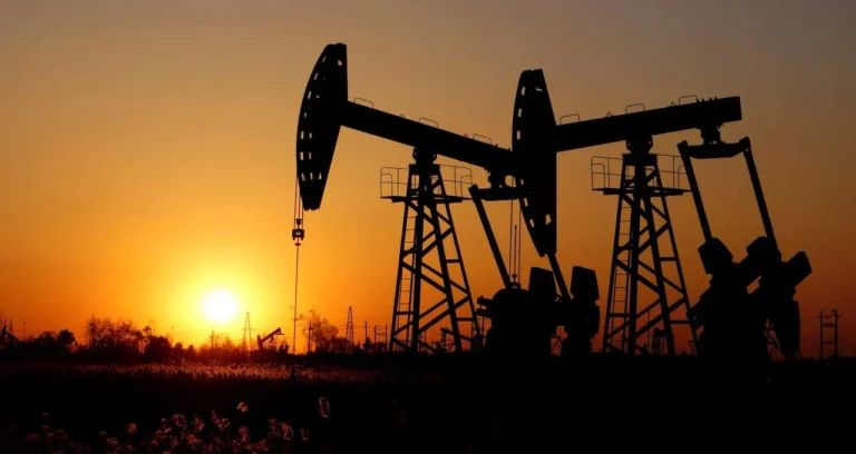 Petróleo Oscila Mais de 2% com Falas de Netanyahu e Sanções à Rússia; Entenda o Impacto no Brasil