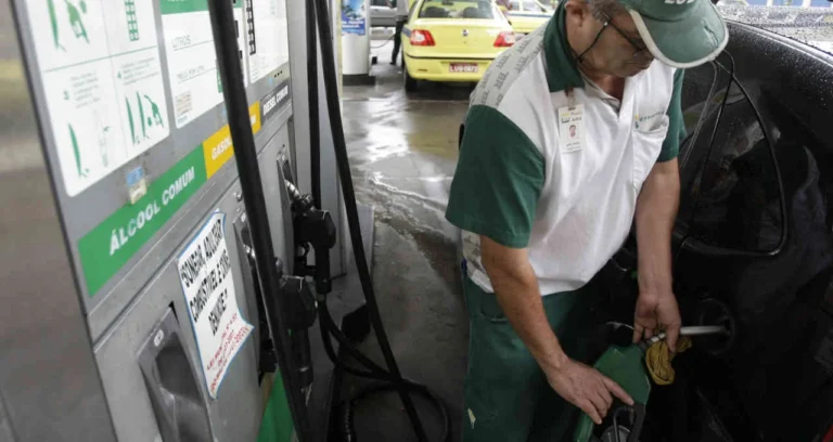 Alerta aos Caminhoneiros: Preço do Diesel Dispara 20,6% em Duas Semanas; Governo Notifica Grandes Distribuidoras