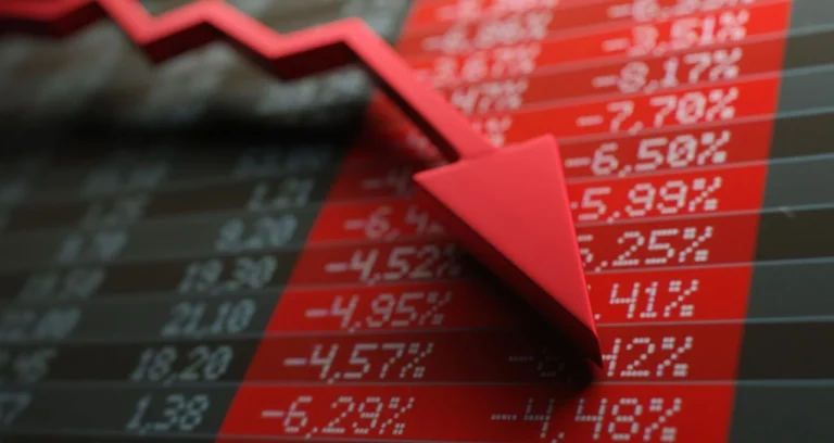 Ibovespa despenca 2% com Petrobras em foco e dólar atinge R$ 5,31 em meio à tensão Irã-EUA