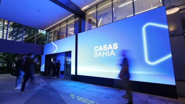 Casas Bahia (BHIA3) Capta R$ 200 Milhões em Operação de Risco Sacado para Fortalecer Capital de Giro