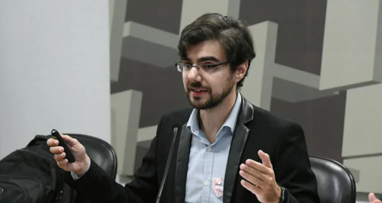 Petrobras (PETR4): Governo escolhe atual Secretário da Fazenda para presidir conselho da estatal, diz jornal