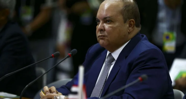 Decisão de André Mendonça: Ibaneis Rocha é dispensado de depor em CPI sobre Banco Master e BRB
