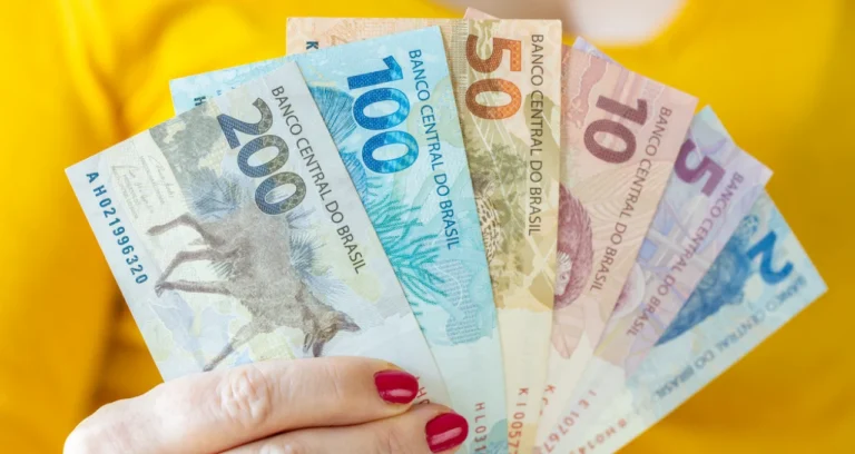 Itaú BBA Atualiza Carteira de Dividendos: Petrobras (PETR4) Substitui Aura Minerals (AURA33) em Abril