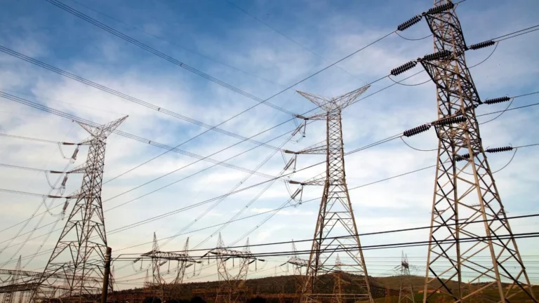 Ações Elétricas em Alta, Calote em FIIs e JCP de Bancos: O Que Movimentou a Bolsa na Semana
