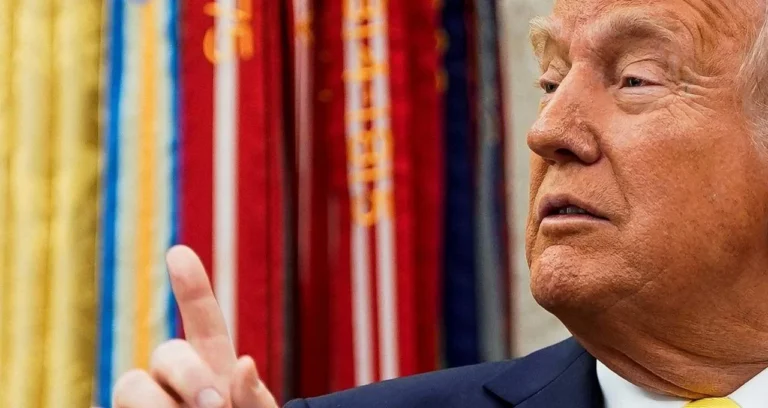 Wall Street Em Alerta: Ultimato de Trump ao Irã e Dúvidas sobre Cessar-Fogo Pressionam Bolsas e Petróleo