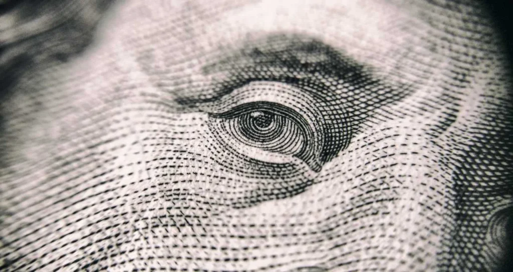 Dólar Despenca a R$ 5,10, Menor Nível em Quase 2 Anos, com Alívio Geopolítico; Ibovespa Ultrapassa 192 Mil Pontos