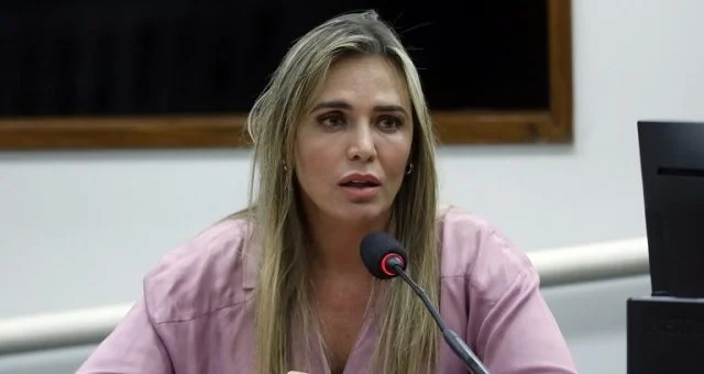 Governadora do DF revela proposta para ativos do BRB adquiridos do Master, em meio a movimentações financeiras no setor bancário