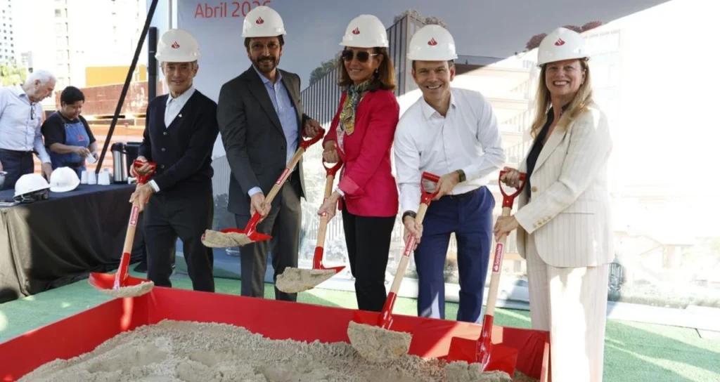 Santander Brasil Inicia Construção de Nova Sede com Presença de Autoridades e CEO Global