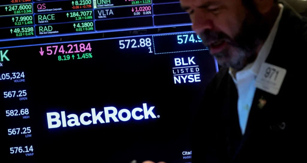 Lucro da BlackRock dispara 46% e atinge US$ 2,21 bilhões no 1º trimestre, impulsionado por forte desempenho em gestão de ativos globais