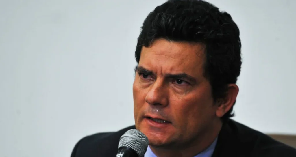 Moro Lidera Pesquisas no Paraná e Supera Requião Filho, Greca e Sandro Alex em Simulados de Segundo Turno