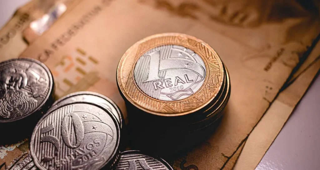 Crédito no Brasil Cresce em Março: Empréstimos e Estoque Aumentam, Sinalizando Atividade Econômica