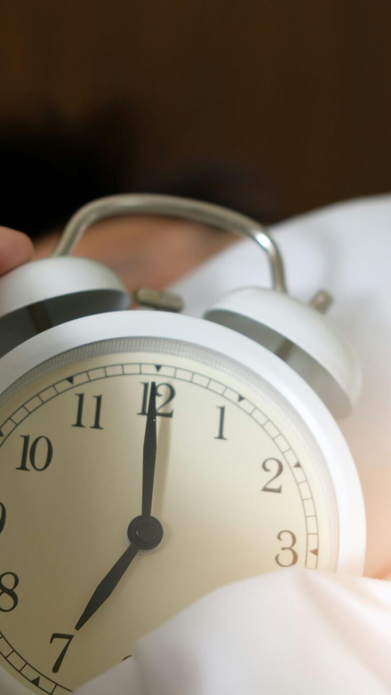 Como Dormir Melhor à Noite: 8 Hábitos que Mudam Tudo