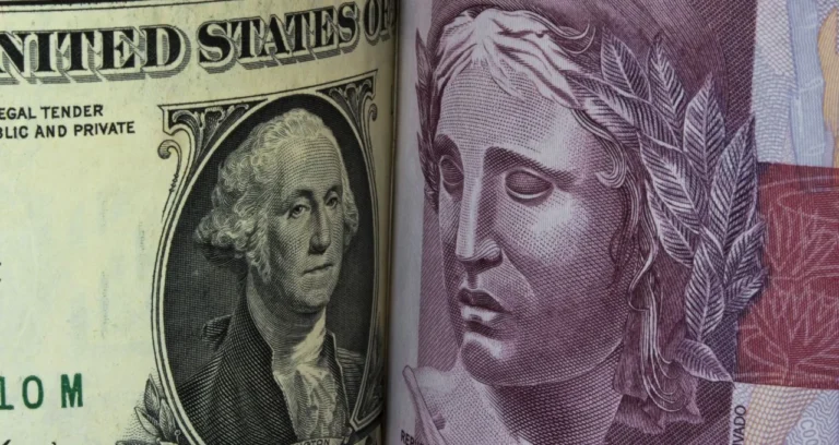 Dólar cede e fecha abaixo de R$ 4,90 pela primeira vez em 2024; confira o que impulsionou a queda
