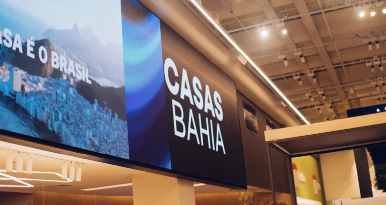 Casas Bahia (BHIA3) Enfrenta Prejuízo de R$ 1 Bilhão no 1º Trimestre, Mas Apresenta Sinais de Recuperação Operacional