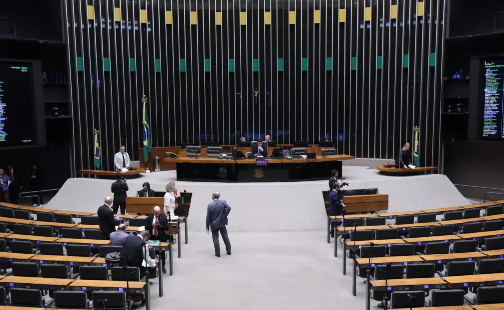Projeto de Lei Ameaça Processo Eleitoral e Premiaria Irregularidades, Alerta Transparência Internacional