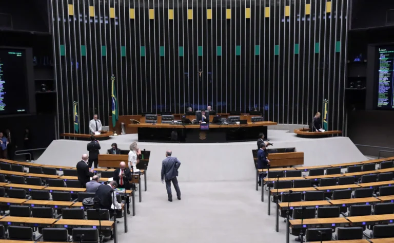 Projeto de Lei Ameaça Processo Eleitoral e Premiaria Irregularidades, Alerta Transparência Internacional
