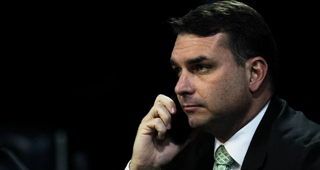 Flávio Bolsonaro Ignora CPIs sobre o Master: Senador Deixa de Assinar Três das Cinco Investigacões