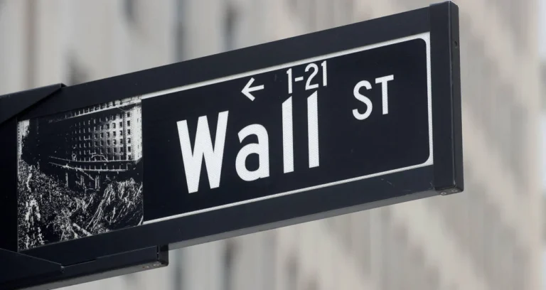 Wall Street Atinge Novo Recorde Impulsionada por Otimismo no Oriente Médio e Expectativa pela Nomeação de Warsh no Fed; Ibovespa Reage a Cenário Político Interno