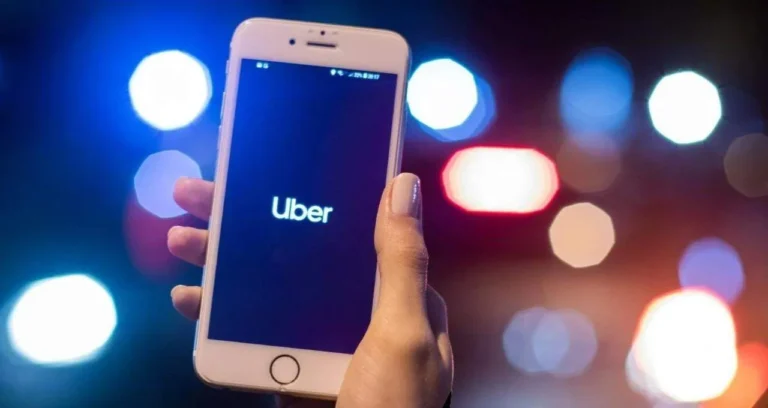 Uber entra no mercado global de hospedagem em parceria estratégica com Expedia