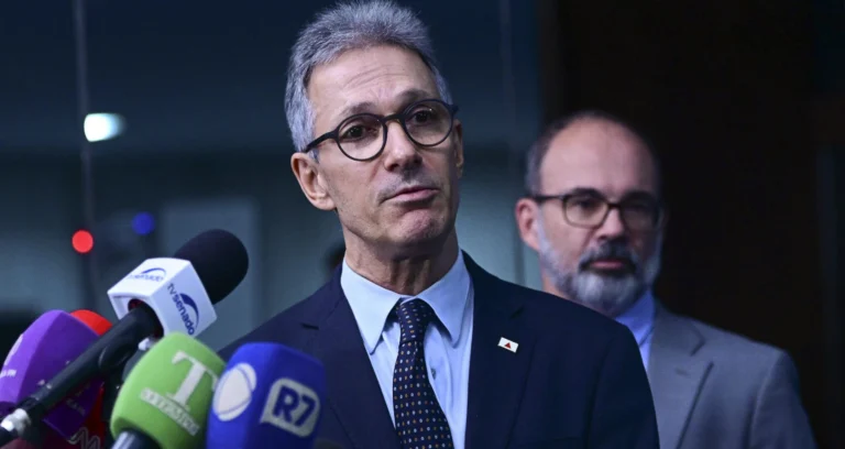 Zema acusa eleitores de Flávio Bolsonaro de entregarem Minas a Lula; Caiado prega união nacional