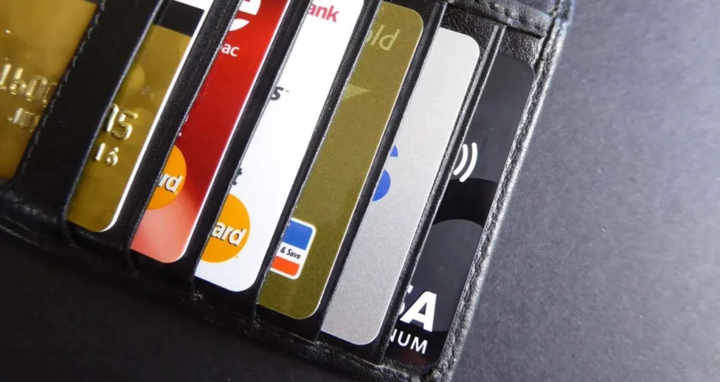 Crédito Apertado no Cartão? Descubra 5 Estratégias Infalíveis para Aumentar seu Limite no Banco