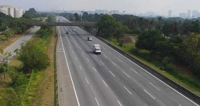 Citi vê EcoRodovias (ECOR3) como ‘atrativa’ após forte correção; Ações de infraestrutura sobem com expectativa de corte de juros e novos investimentos