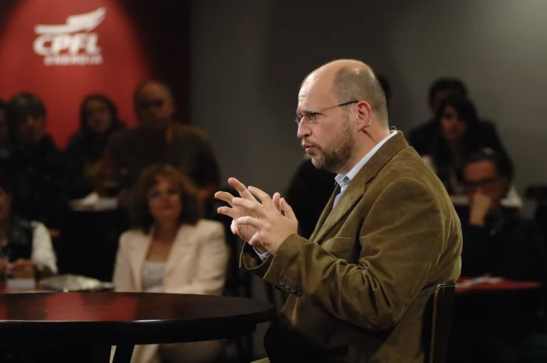 Professor Clóvis de Barros Proferirá Aula Detalhada Sobre Finanças Pessoais e Investimentos: O Que Você Precisa Saber Para Ter Sucesso Financeiro