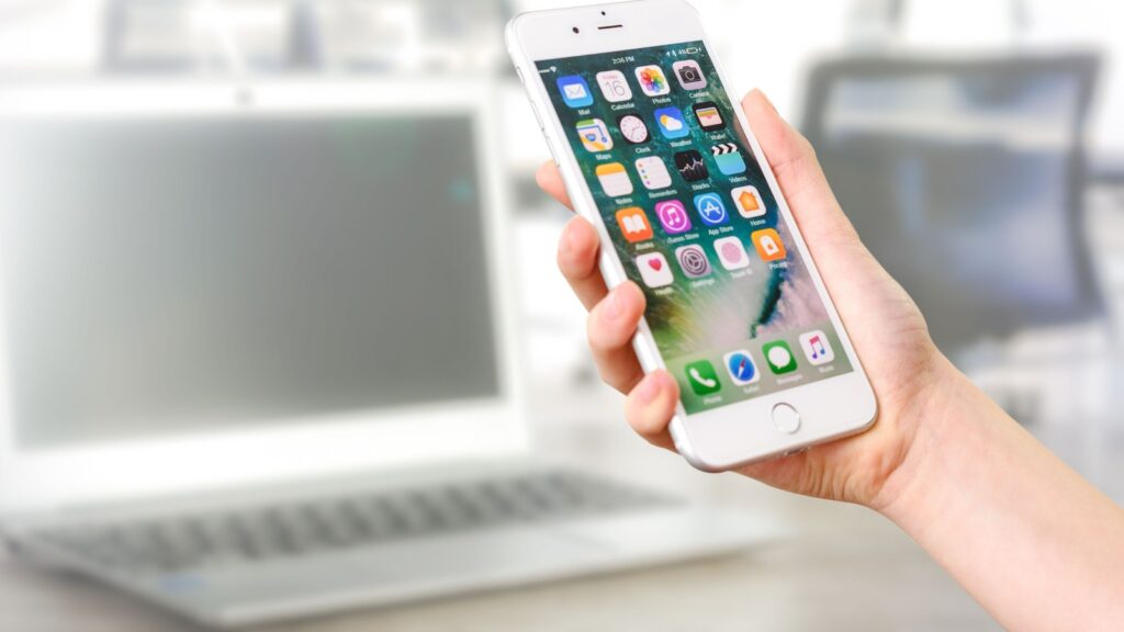 Proteger dados pessoais celular segurança digital 2026
