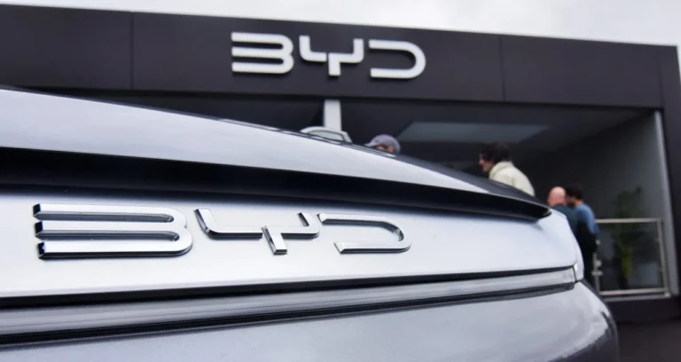 BYD, Nio e Xpeng: O Dilema dos Carros Elétricos na China e o Impacto Global
