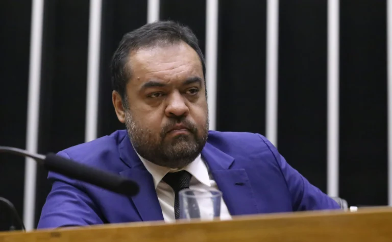TSE Confirma Inelegibilidade de Cláudio Castro: Governador do Rio de Janeiro Fica Fora de Eleições Após Decisão Judicial